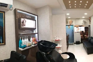 Reema's Professional Beauty Salon & Spa image