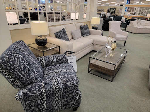 Furniture Store «Raymour & Flanigan Furniture and Mattress Store», reviews and photos, 895 E Gate Blvd, Garden City, NY 11530, USA