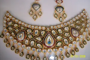 Suresh Diamonds & Jeweller image