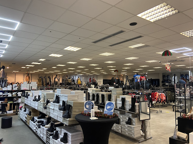Beoordelingen van B52 Stores in Bergen - Kledingwinkel