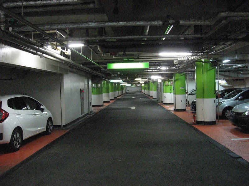 大阪駅前第1ビル地下駐車場