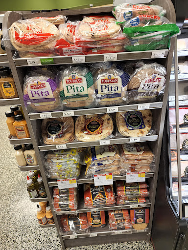 Supermarket «Publix Super Market at Country Club Plaza», reviews and photos, 18496 NW 67th Ave, Hialeah, FL 33015, USA