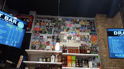 Liquor Store «The Craft Beer Store Libertyville», reviews and photos, 107 W Church St, Libertyville, IL 60048, USA