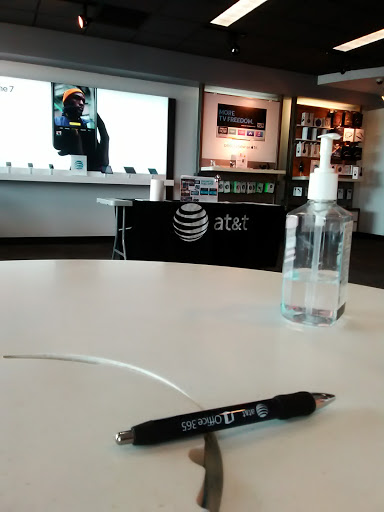 Cell Phone Store «AT&T», reviews and photos, 1465 W Broad St Suite 16, Quakertown, PA 18951, USA