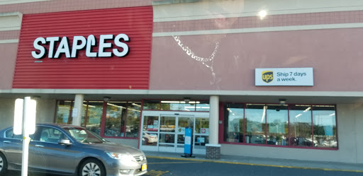 Office Supply Store «Staples», reviews and photos, 380 Sunrise Hwy, Patchogue, NY 11772, USA