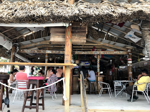 Sandy Toes Beach Bar & Grill - W2GR+FJ9, Boca del Rio Drive, San Pedro, Belice