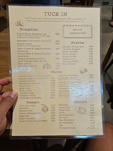 Tuck In - Restaurant