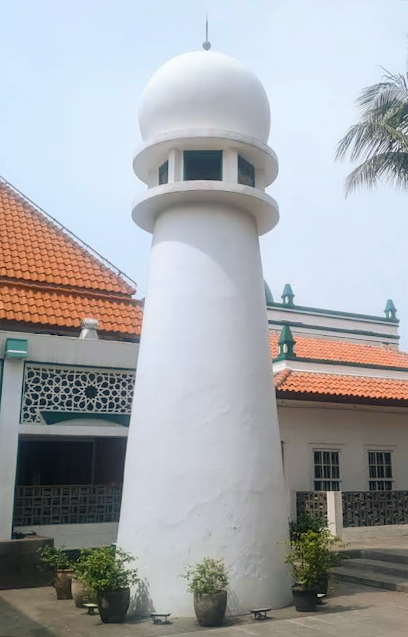 Minaret in Loear-Batang bij Pendjaringan