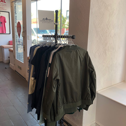 Custom T-shirt Store «CustomInk - Custom T-shirt Store - Richmond», reviews and photos, 3401 W Cary St, Richmond, VA 23221, USA