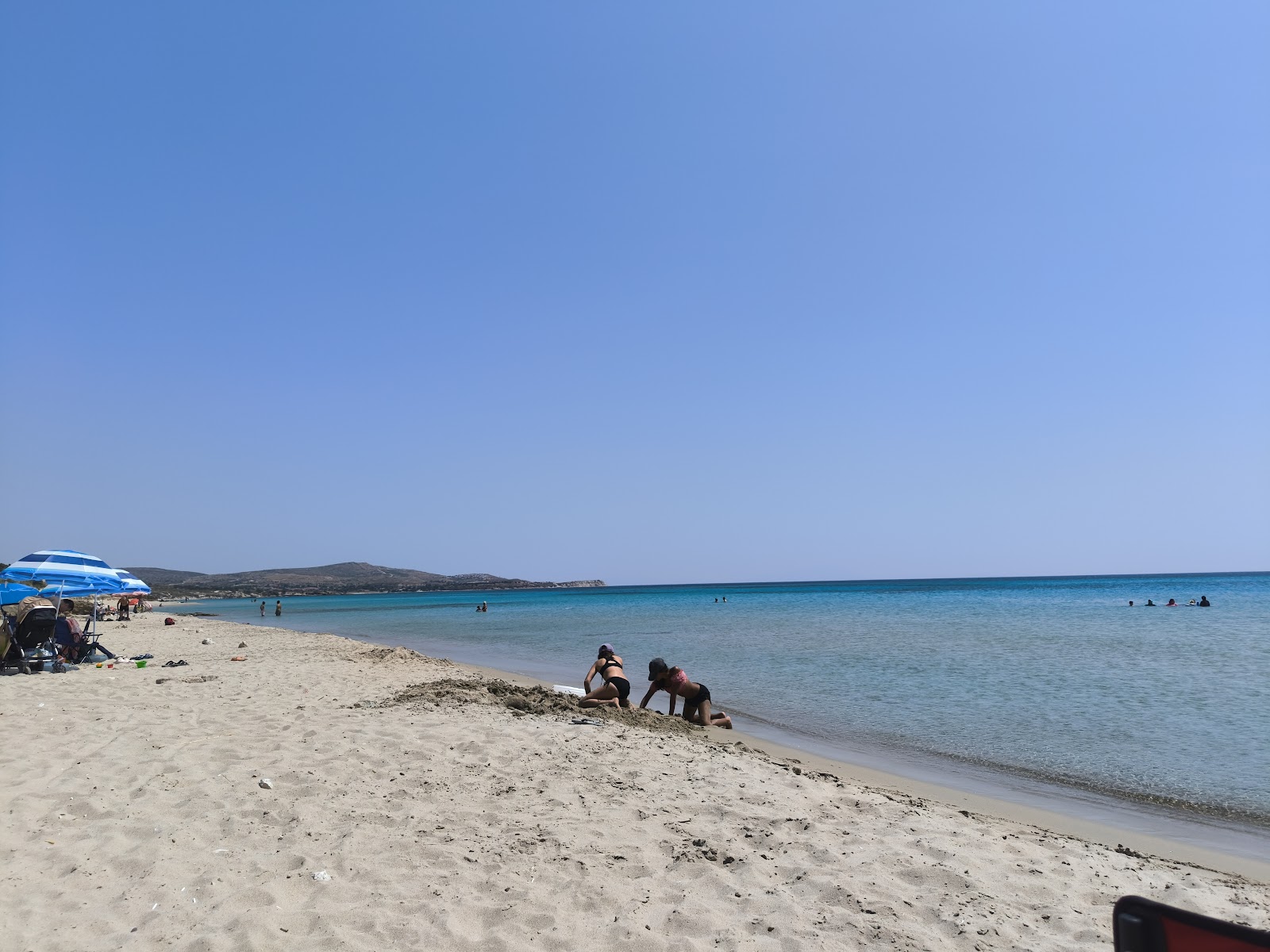 Cesme Altinkum Plaj'in fotoğrafı - rahatlamayı sevenler arasında popüler bir yer