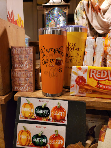 American Restaurant «Cracker Barrel Old Country Store», reviews and photos, 2920 Hospitality St, Tallahassee, FL 32303, USA