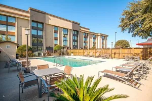 Fairfield Inn & Suites by Marriott Dallas DFW Airport South/Irving image