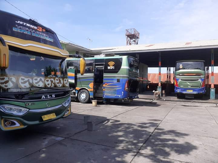 Gambar Terminal Bus Kota Padang
