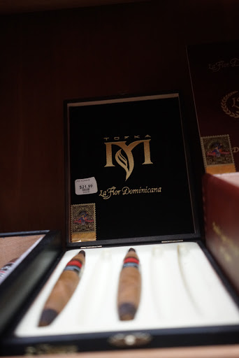 Tobacco Shop «Paradise Island Smoke Shop», reviews and photos, 3316 Snapfinger Rd, Lithonia, GA 30038, USA