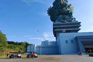 Patung Garuda Wisnu Kencana image