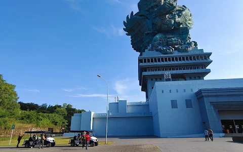 Patung Garuda Wisnu Kencana image