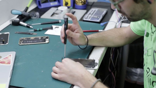 Mobile Phone Repair Shop «iMechanic, Apple iPhone Repair», reviews and photos, 413 S Walnut St, Bloomington, IN 47401, USA