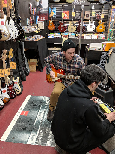 Guitar shops in Toronto