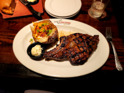 Shopping Mall «Mount Pleasant Towne Centre», reviews and photos, 1218 Belk Dr, Mt Pleasant, SC 29464, USA