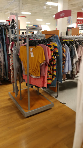 Department Store «T.J. Maxx», reviews and photos, 20 Chapel View Blvd, Cranston, RI 02920, USA