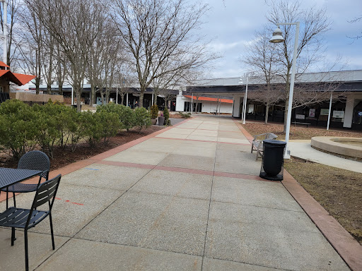 Shopping Mall «Princeton Shopping Center», reviews and photos, 301 N Harrison St, Princeton, NJ 08540, USA