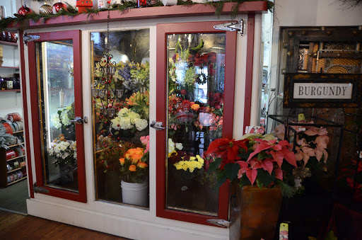 Florist «Carousel Flowers by Shamrock Garden Florist», reviews and photos, 527 S York St, Elmhurst, IL 60126, USA