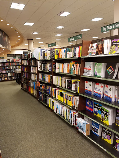 Book Store «Barnes & Noble Booksellers East Brunswick», reviews and photos, 753 New Brunswick Ave, East Brunswick, NJ 08816, USA