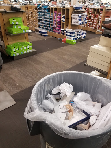 Shoe Store «DSW Designer Shoe Warehouse», reviews and photos, 60 NJ-17, Paramus, NJ 07652, USA