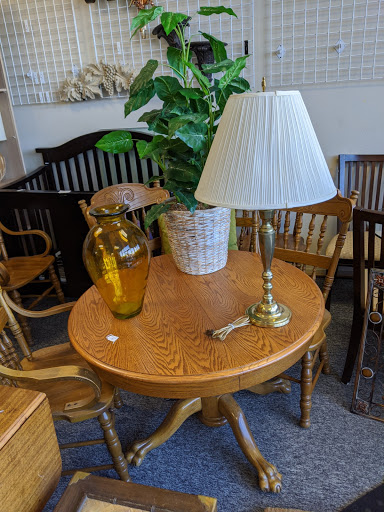 Thrift Store «Ladies of Charity Lake Travis Thrift Shop», reviews and photos, 1508 Ranch Rd 620 S, Lakeway, TX 78734, USA