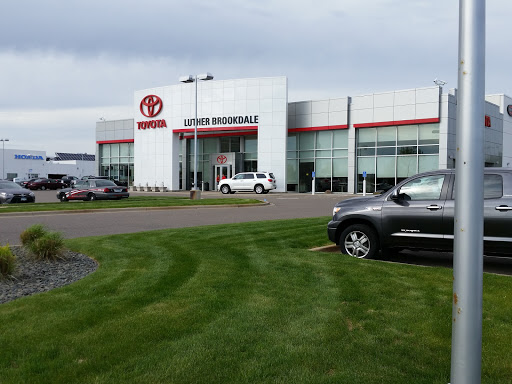 Toyota Dealer «Luther Brookdale Toyota», reviews and photos, 6700 Brooklyn Blvd, Brooklyn Center, MN 55429, USA