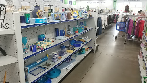 Thrift Store «Goodwill Virginia Center Retail Store», reviews and photos, 10231 Washington Hwy, Glen Allen, VA 23059, USA