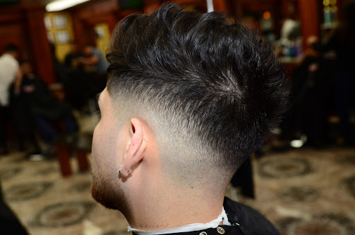 Barber Shop «Famous Fadez Schaumburg», reviews and photos, 853 E Algonquin Rd, Schaumburg, IL 60173, USA