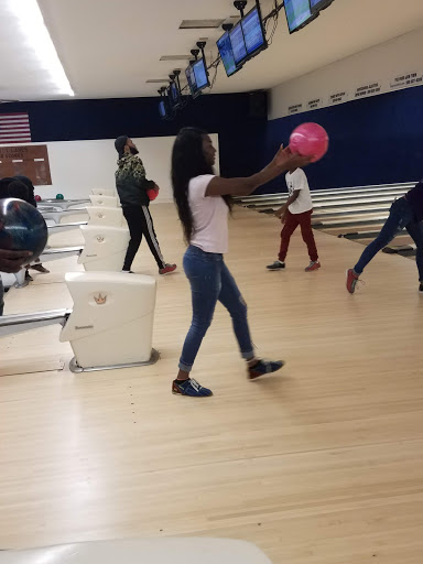 Bowling Alley «Twin City Lanes», reviews and photos, 1006 E Lincoln St # 2, Bloomington, IL 61701, USA