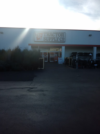 Home Improvement Store «Tractor Supply Co.», reviews and photos, 230 W Park, Lawrenceburg, KY 40342, USA