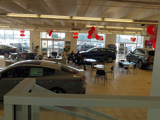 Car Dealer «World Car Kia South», reviews and photos, 7915 Interstate 35 Access Rd, San Antonio, TX 78224, USA