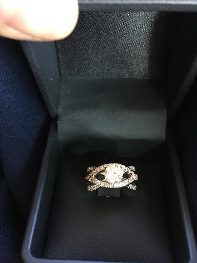 Jewelry Repair Service «Memorial Fine Jewelry», reviews and photos, 14520 Memorial Dr #16, Houston, TX 77079, USA