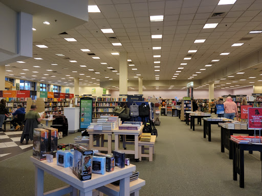 Book Store «Barnes & Noble», reviews and photos, 2751 Paper Mill Rd, Wyomissing, PA 19610, USA