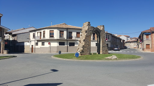 Centro de Salud de Sangüesa / Zangozako Osasun Etxea en Sangüesa, Pamplona