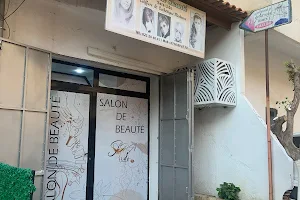 Salon de Beauté Sara Lido image