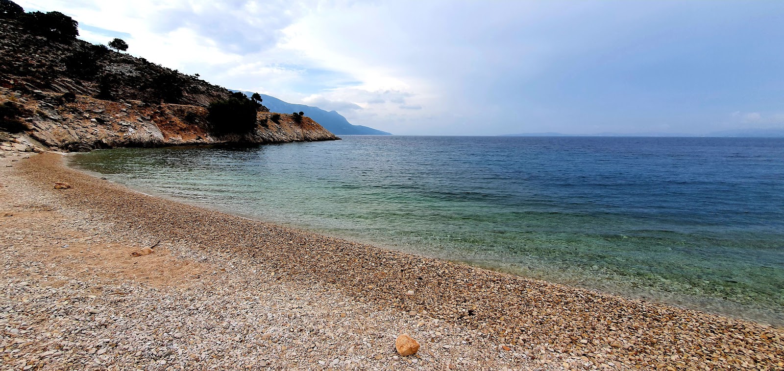Photo de Marathaki beach avec #43