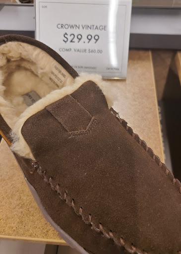 Shoe Store «DSW Designer Shoe Warehouse», reviews and photos, 6971 Grand Ave, Gurnee, IL 60031, USA