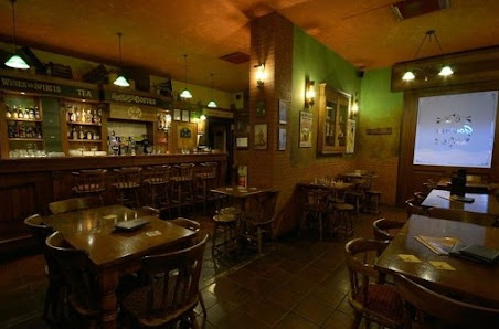 The Shire Pub Piazza de Sanctis, 83054 Sant'Angelo dei Lombardi AV, Italia