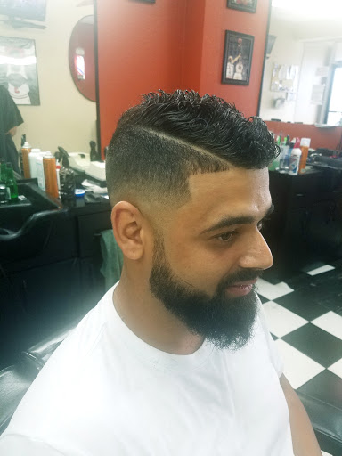 Barber Shop «Gifted Hands Barber Shop», reviews and photos, 5823 S Dale Mabry Hwy, Tampa, FL 33611, USA
