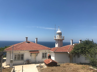 ARMUTLU DENİZ FENERİ