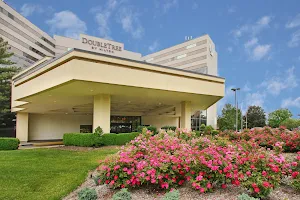 DoubleTree by Hilton Hotel Newark Airport image