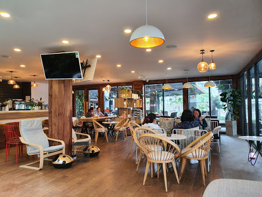 Hoa Cau Café (Hoa Cau Cafe)