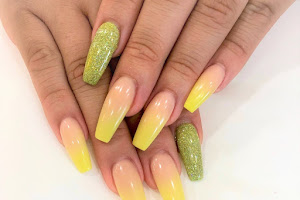 Lux Nails Bar