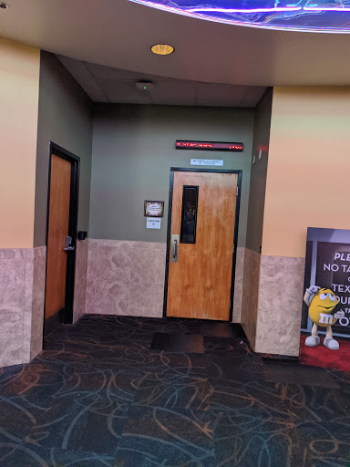 Movie Theater «Regal Cinemas Simi Valley Civic Center 16 & IMAX», reviews and photos, 2751 Tapo Canyon Rd, Simi Valley, CA 93063, USA