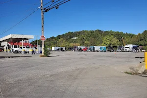K & T Truck Stop image