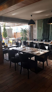 Atmosphère du Restaurant italien Le comptoir D'adriano à Fréjus - n°14